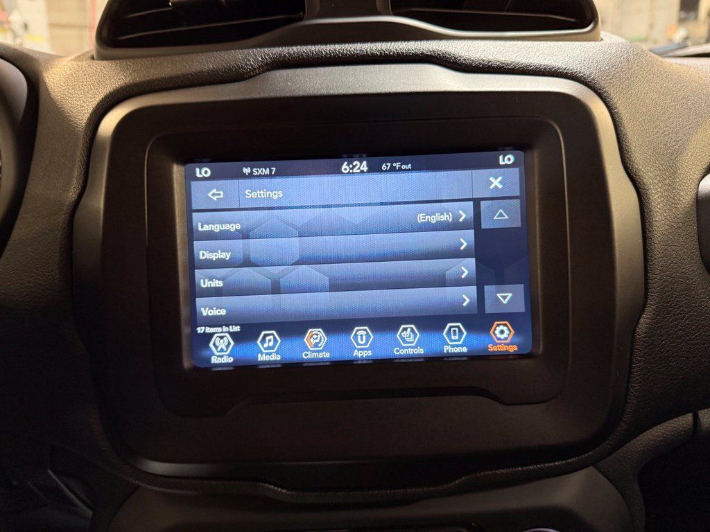 Used 2020 Jeep Renegade Latitude w/ Cold Weather Group AWD/4WD image 17