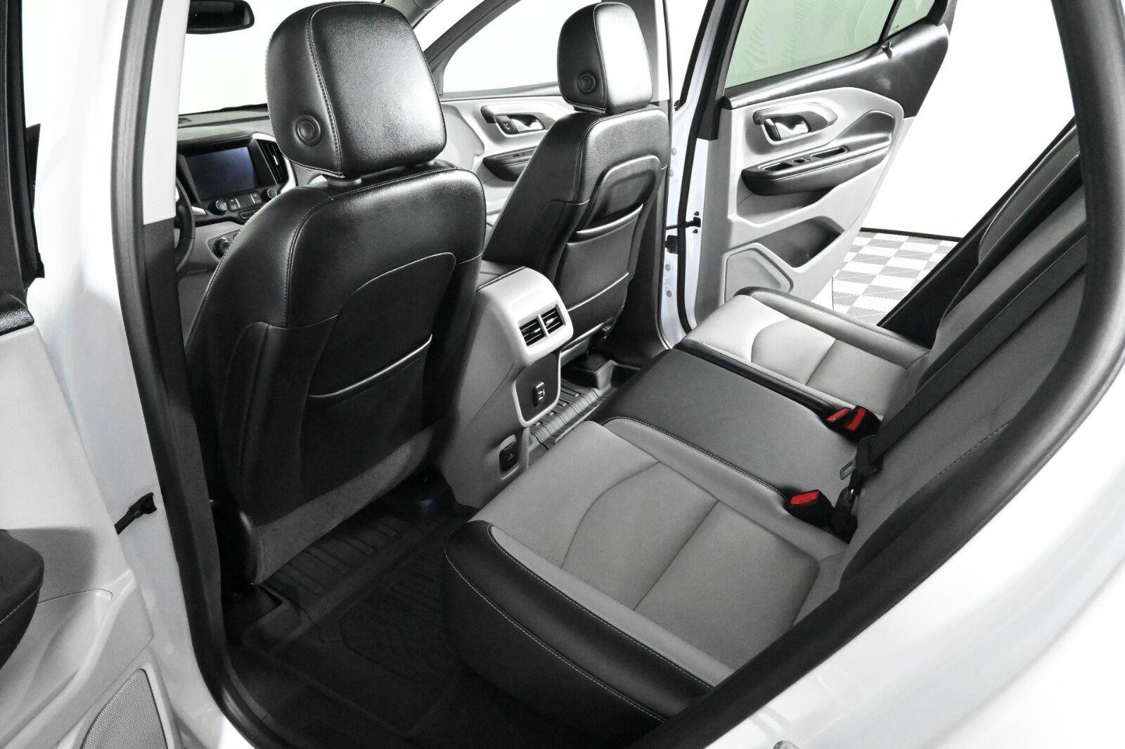 Used 2023 GMC Terrain SLT w/ LPO, Floor Liner Package FWD image 14
