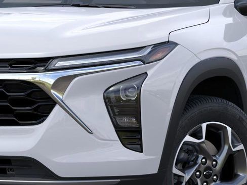 New 2026 Chevrolet Trax LT w/ LT Convenience Package FWD image 10