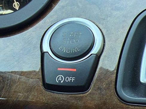 Used 2014 BMW 750i RWD image 30