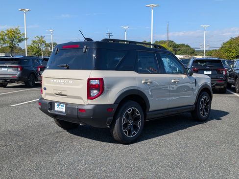 New 2025 Ford Bronco Sport Outer Banks w/ Outer Banks Tech Package+ image 2
