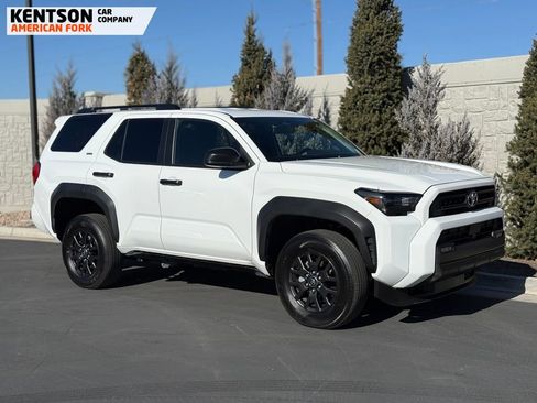 Used 2025 Toyota 4Runner SR5 image 12