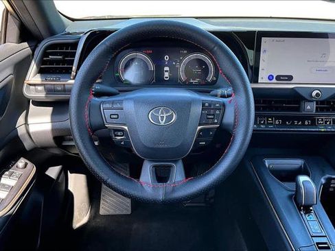 Certified 2023 Toyota Crown XLE image 6