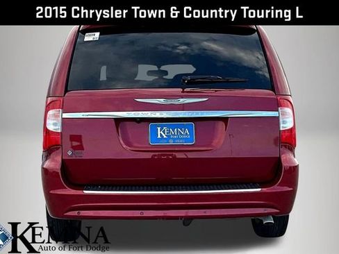 Used 2015 Chrysler Town & Country Touring-L w/ Driver Convenience Group image 6