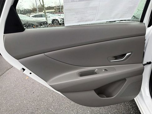 New 2026 Hyundai Elantra Blue image 21