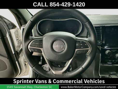 Used 2019 Jeep Grand Cherokee Altitude AWD/4WD image 12