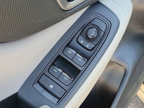 Certified 2023 Subaru Forester AWD/4WD image 17