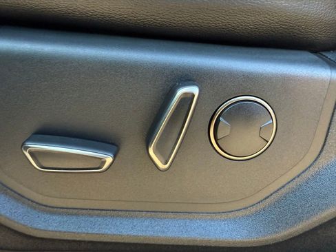 Used 2019 Ford F150 Raptor w/ Equipment Group 801A Mid image 19