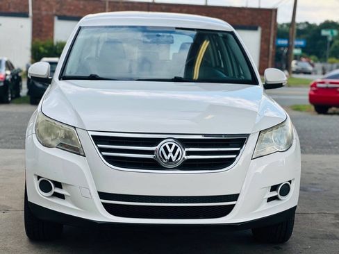 Used 2009 Volkswagen Tiguan S FWD image 2