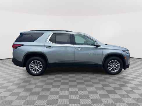 Used 2023 Chevrolet Traverse LT FWD image 4