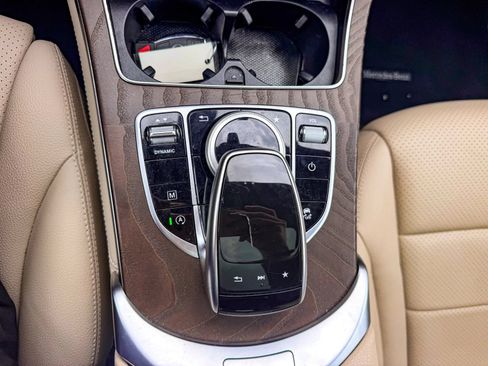Used 2018 Mercedes-Benz GLC 300 4MATIC image 35