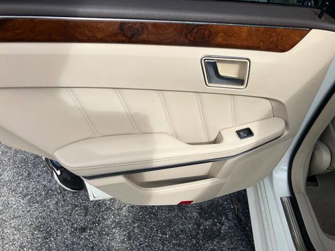 Used 2014 Mercedes-Benz E 550 E 550 4MATIC AWD 4dr Sedan image 10