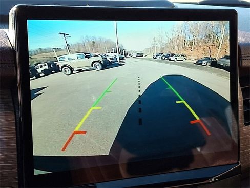 Used 2024 Ford Expedition Limited image 18