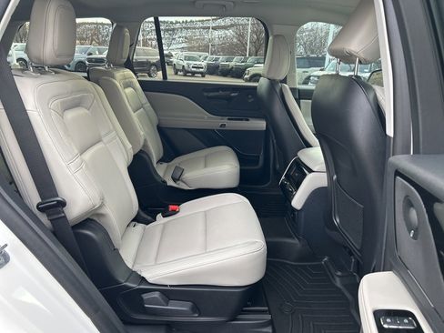 Used 2025 Lincoln Aviator Reserve w/ Jet Appearance Package image 15