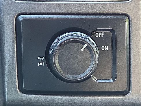 Used 2015 Ford F150 XLT w/ Equipment Group 301A Mid RWD image 21