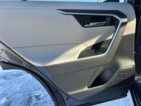 Used 2025 Toyota RAV4 XLE image 22
