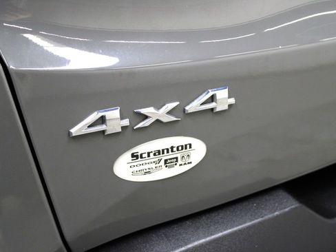 Used 2020 Jeep Renegade Latitude w/ Cold Weather Group image 38