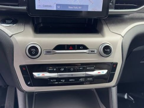Used 2022 Ford Explorer Timberline w/ Timberline Technology Package image 17