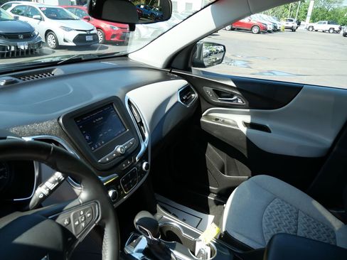 Used 2023 Chevrolet Equinox LT w/ Driver Convenience Package AWD/4WD image 13