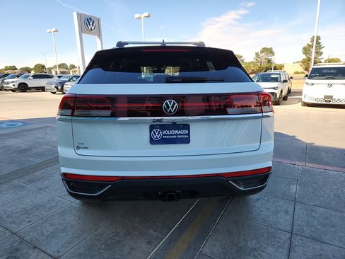 New 2026 Volkswagen Atlas Cross Sport SE image 6