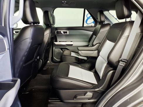 Used 2023 Ford Explorer XLT w/ Equipment Group 202A AWD/4WD image 8