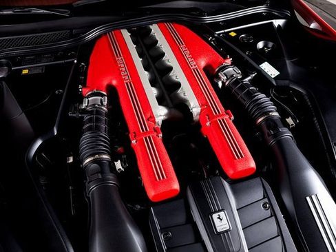 Used 2016 Ferrari F12 Berlinetta image 16