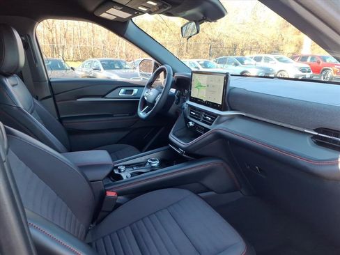 Used 2025 Ford Explorer ST-Line image 21