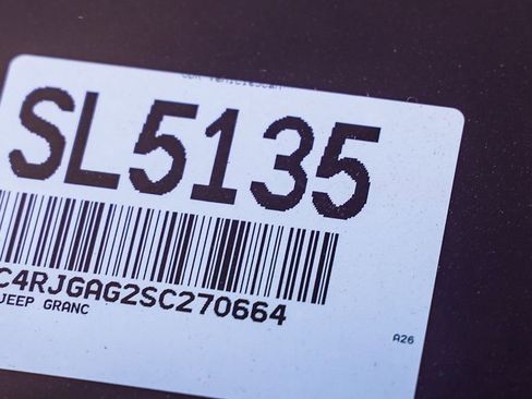 Certified 2025 Jeep Grand Cherokee Laredo X image 29