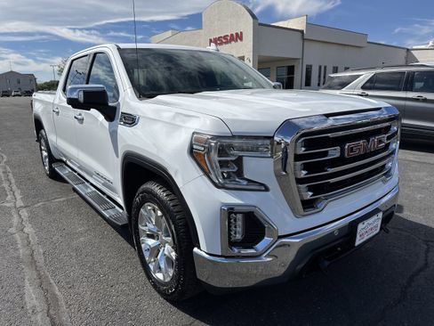 Used 2021 GMC Sierra 1500 SLT w/ SLT Premium Plus Package image 3