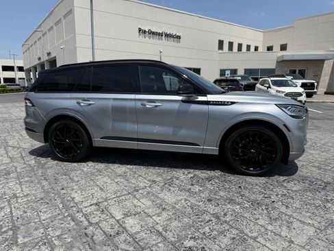 Used 2023 Lincoln Aviator Reserve w/ Equipment Group 201A RWD image 8