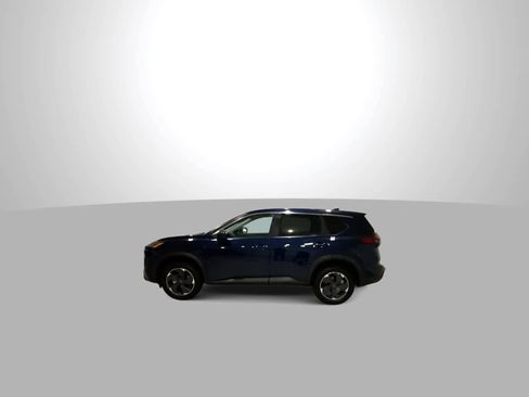 Used 2024 Nissan Rogue SV image 5