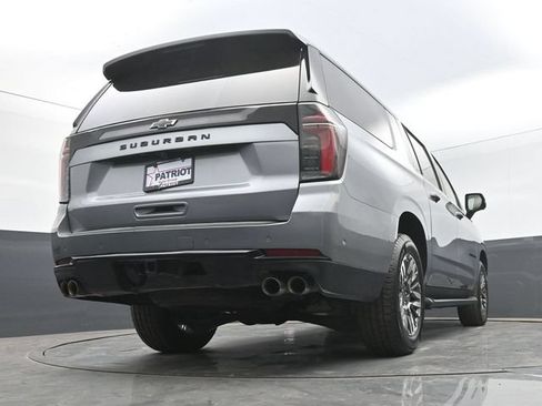 Used 2025 Chevrolet Suburban Z71 AWD/4WD image 45