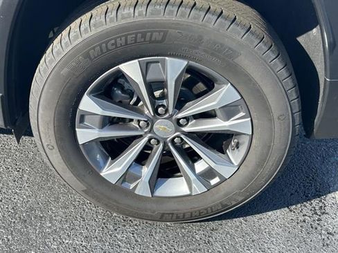 Used 2025 Chevrolet Equinox LT w/ Convenience Package II image 28