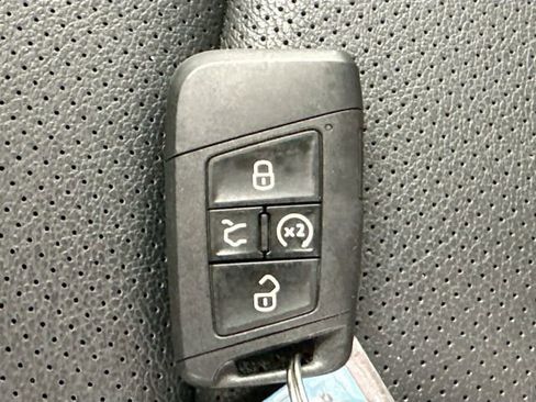 Used 2023 Volkswagen Taos SEL AWD/4WD image 18