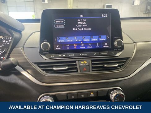 Used 2024 Nissan Altima 2.5 SV FWD image 17