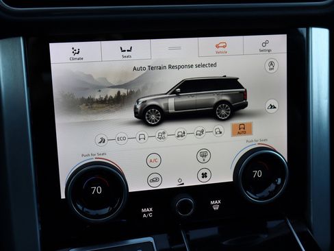 Used 2020 Land Rover Range Rover HSE image 40