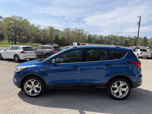 Used 2019 Ford Escape Titanium FWD image 3