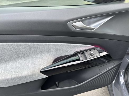 Certified 2023 Volkswagen ID.4 Pro image 15