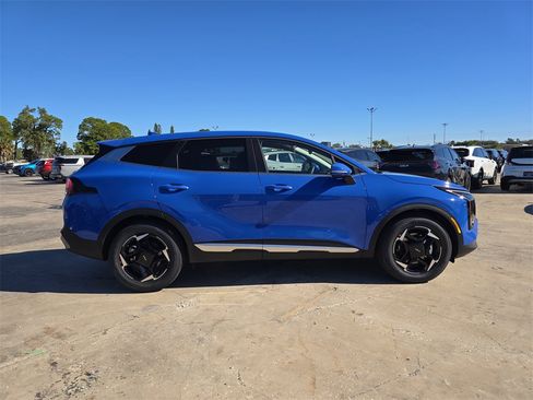 New 2026 Kia Sportage EX image 9