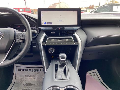 Used 2023 Toyota Venza Nightshade image 25