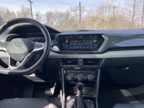 Used 2023 Volkswagen Taos SEL image 29