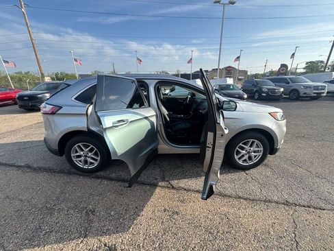 Used 2024 Ford Edge SEL w/ Convenience Package image 8