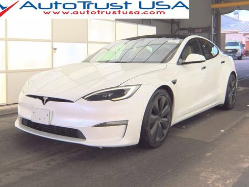 Used 2023 Tesla Model S Standard Range image 1