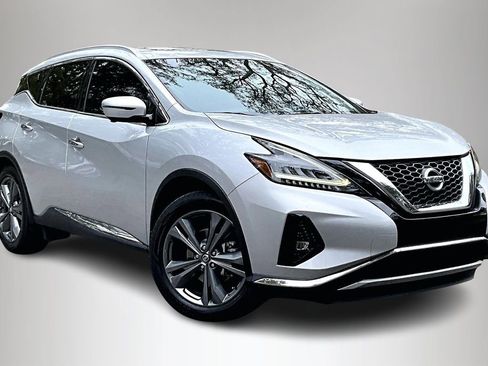 Used 2019 Nissan Murano Platinum image 2