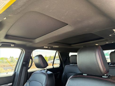 Used 2018 Ford Explorer Sport w/ Equipment Group 401A AWD/4WD image 17