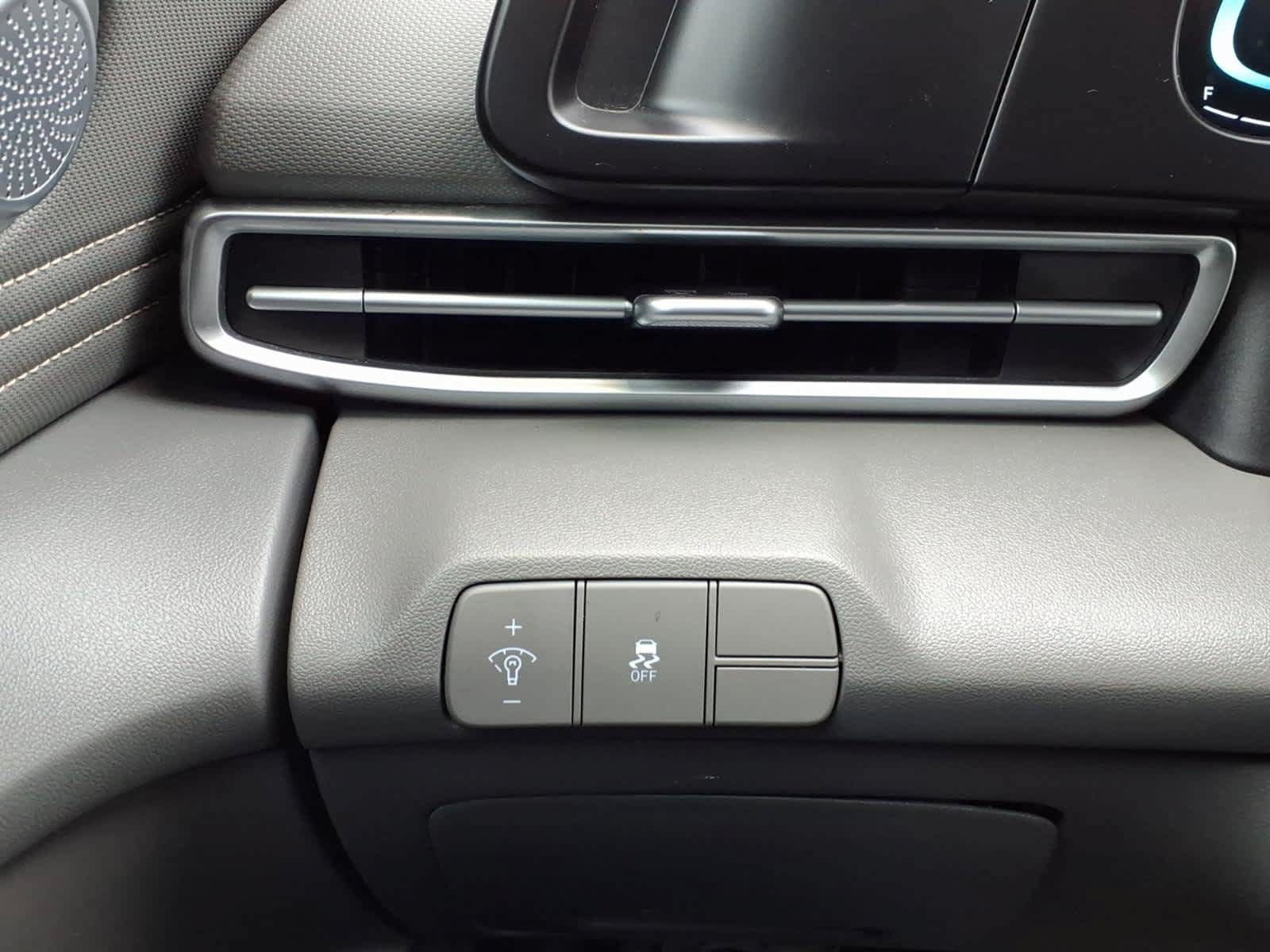 Used 2025 Hyundai Elantra Sport FWD image 25