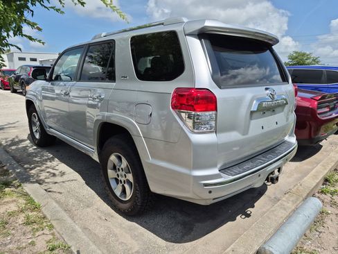 Used 2010 Toyota 4Runner SR5 RWD image 5