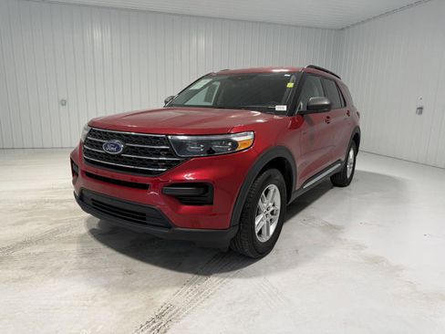 Certified 2023 Ford Explorer XLT w/ Class IV Trailer Tow Package image 1