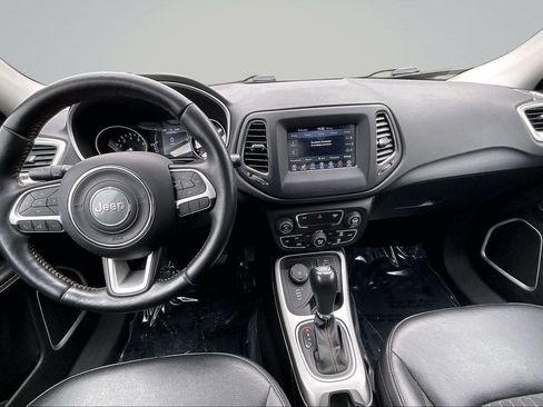 Used 2019 Jeep Compass Latitude w/ Cold Weather Group AWD/4WD image 35