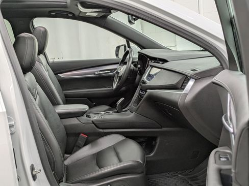 Used 2023 Cadillac XT6 Luxury image 20